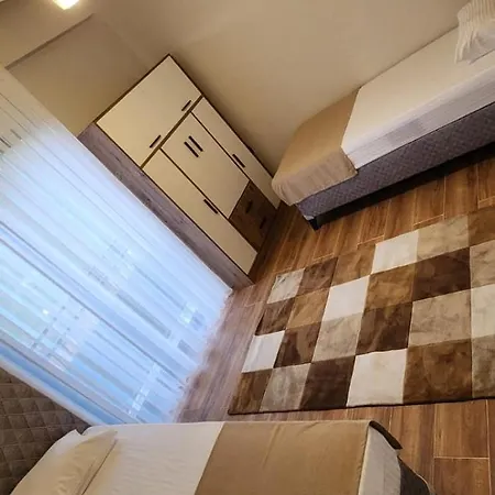 Er -is Villalari Villa